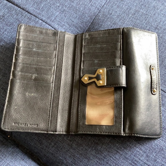 Michael Kors wallet - Picture 4 of 5